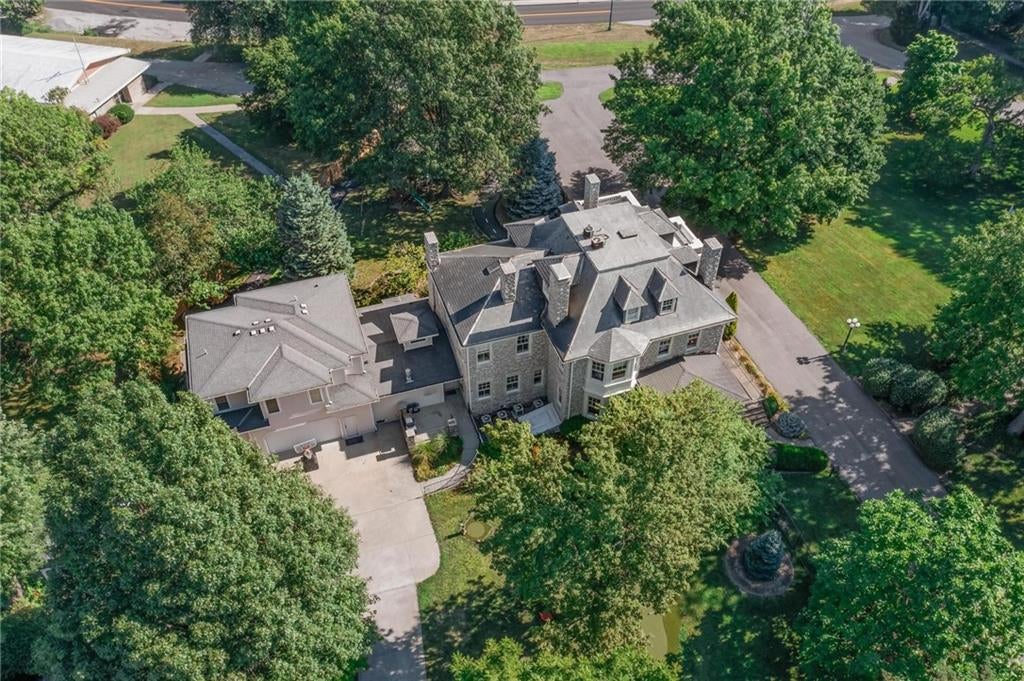 1 Hawthorne Place