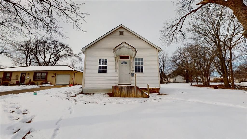 Photo of 512 S West Street, Nevada, MO 64772 (MLS # 2598503)