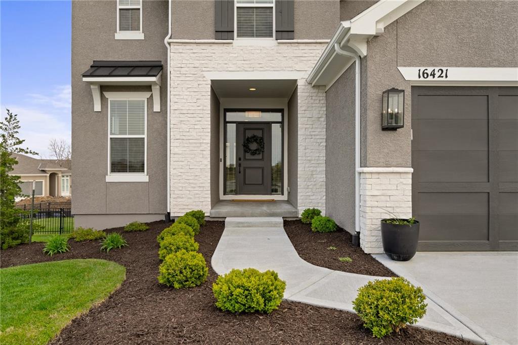 16421 W 166th Place