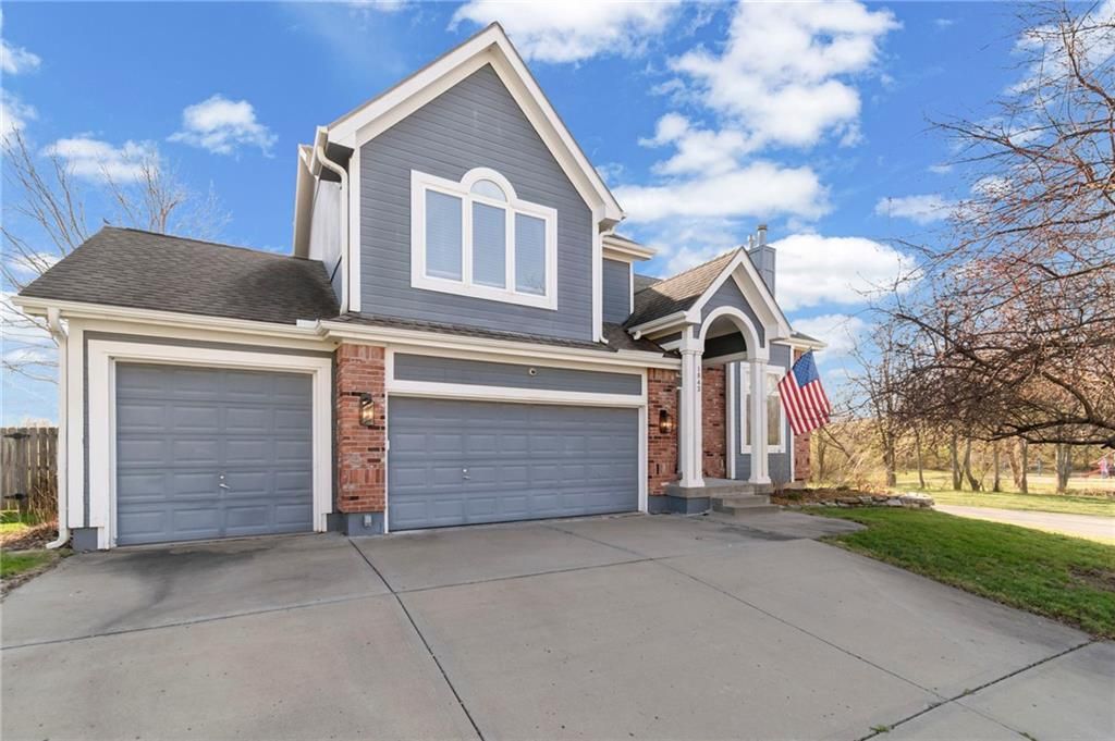 Photo of 1843 Loughrey Street, Liberty, MO 64068 (MLS # 2606504)