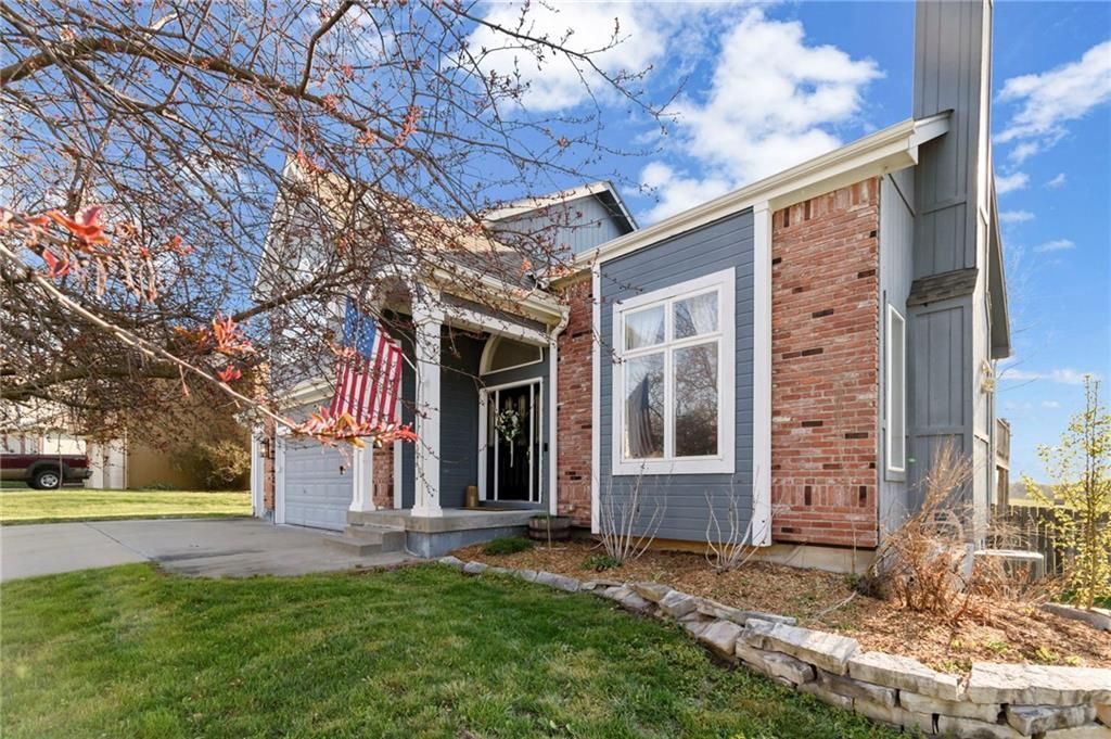 Photo of 1843 Loughrey Street, Liberty, MO 64068 (MLS # 2606504)