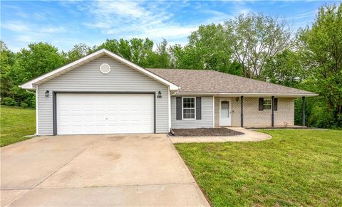Photo of 500 Angus Lane, Knob Noster, MO 65336 (MLS # 2616004)