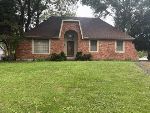 Photo of 9500 Canterbury Street, Overland Park, KS 66206 (MLS # 2644229)
