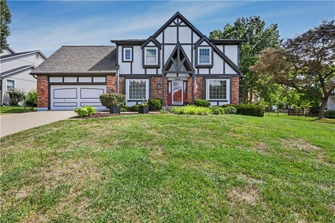 Photo of 10601 Barton Street, Overland Park, KS 66214 (MLS # 2640939)