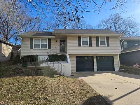 8021 N Everton Avenue Kansas City MO 64152