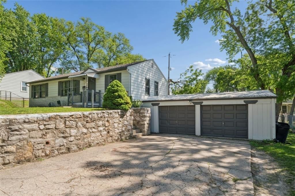 Photo of 1619 N 44th Street, Kansas City, KS 66102 (MLS # 2616709)