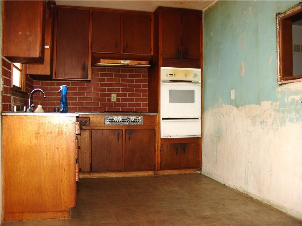 Photo of 8509 Troup Avenue, Kansas City, KS 66112 (MLS # 2592038)