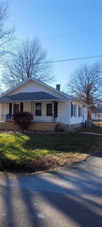 Photo of 209 N Crawford Street, Frontenac, KS 66763 (MLS # 2646575)