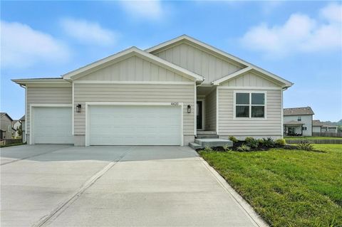 501 NE Newport Drive, Blue Springs, MO 64014 - MLS#: 2595377