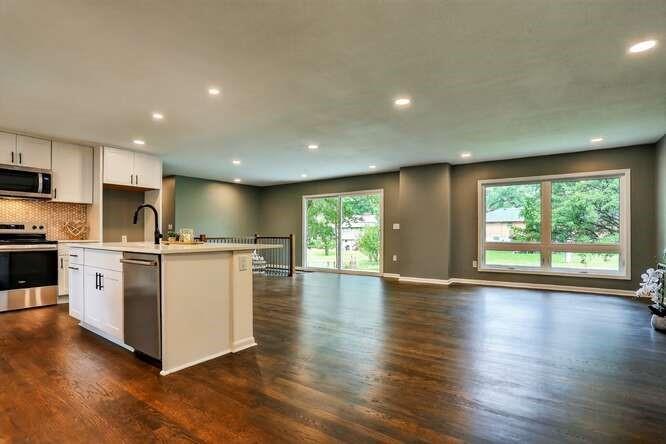 7810 NW Bluegrass Drive