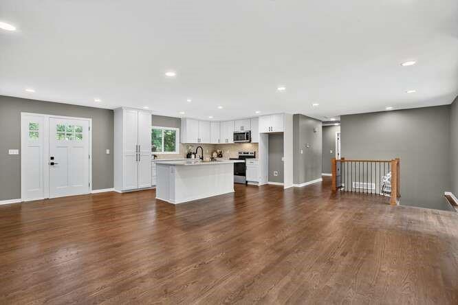 7810 NW Bluegrass Drive