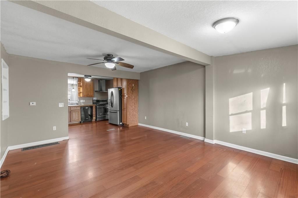 Photo of 7940 Metropolitan Avenue, Kansas City, KS 66111 (MLS # 2592734)