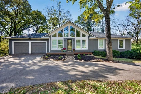 Photo of 27351 W 87th Street, Lenexa, KS 66227 (MLS # 2646685)