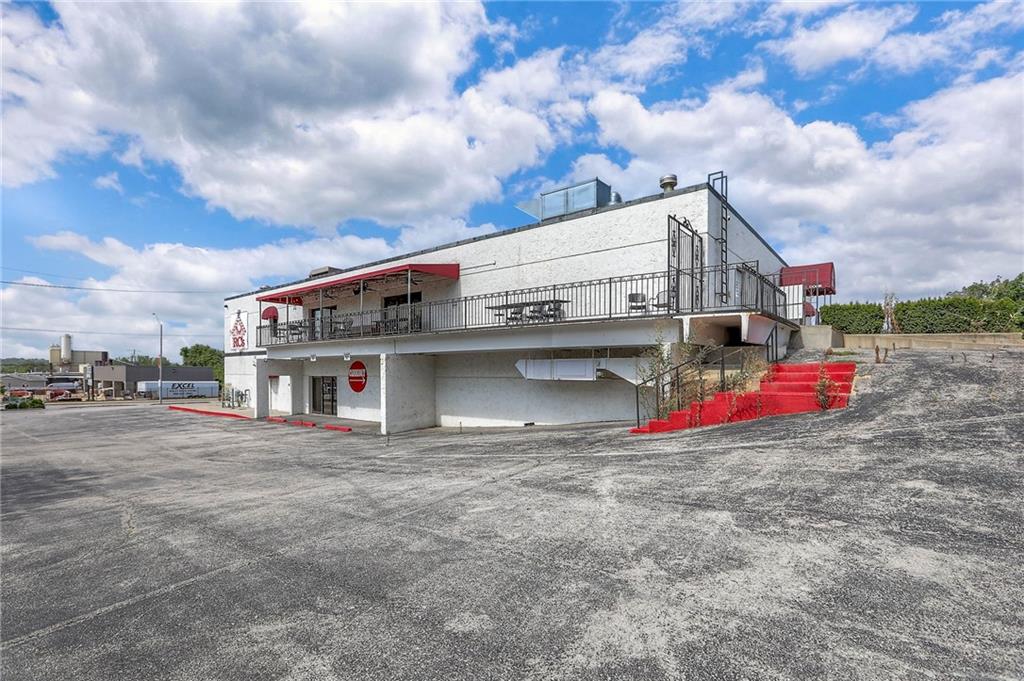 330 E 135th Street