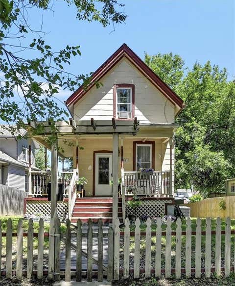 Photo of 718 N Broadway Street, Leavenworth, KS 66048 (MLS # 2626136)
