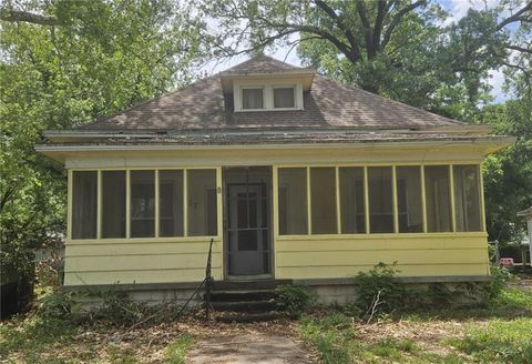 707 W 8th Street Pittsburg KS 66762