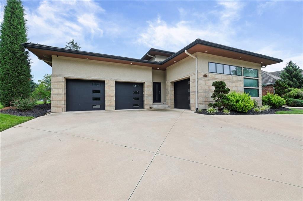 6537 Ridge Road