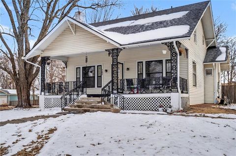 107 E Hale Street Spring Hill KS 66083