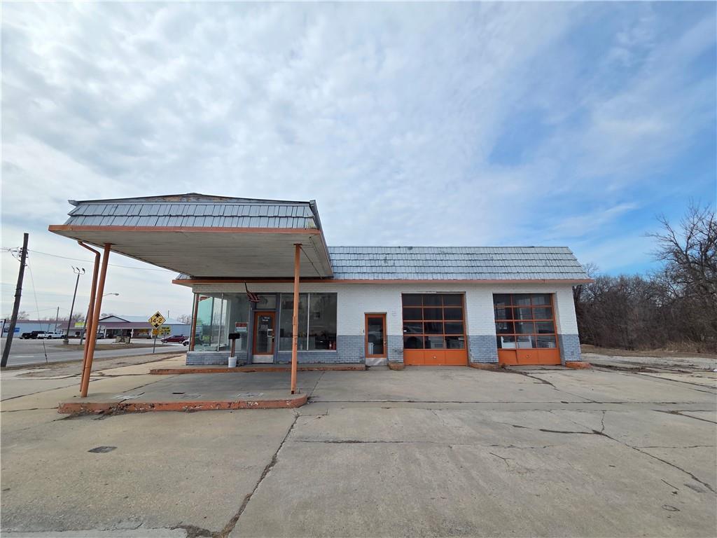 Photo 1 of 4 — 18 S Orange Street, Butler, MO 64730