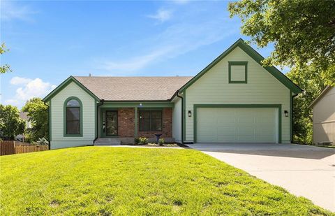 Photo of 5117 Anderson Street, Shawnee, KS 66226 (MLS # 2618941)