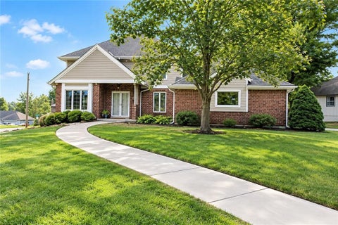 Photo of 1212 NW Fairway Circle, Blue Springs, MO 64014 (MLS # 2647107)