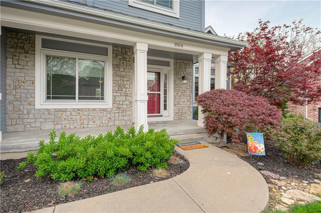 Photo of 1004 Aspen Drive, Liberty, MO 64068 (MLS # 2614186)