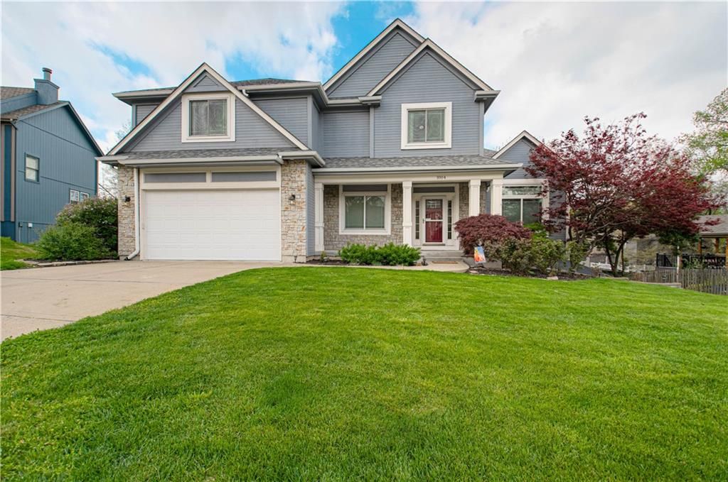 Photo of 1004 Aspen Drive, Liberty, MO 64068 (MLS # 2614186)