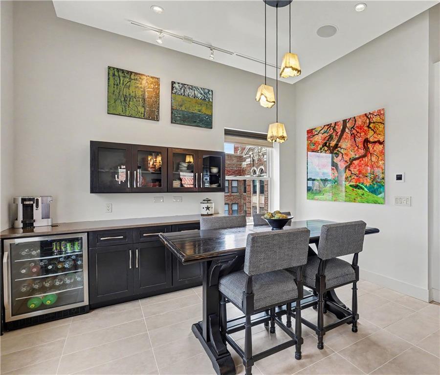 229 Ward Parkway 1001B