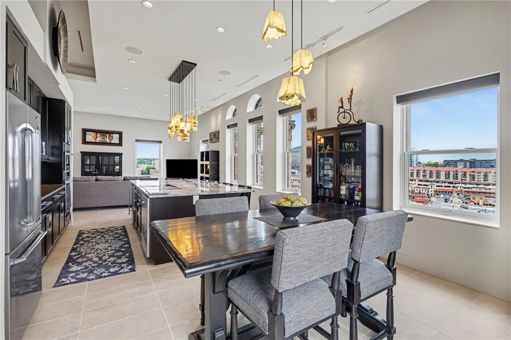 229 Ward Parkway 1001B