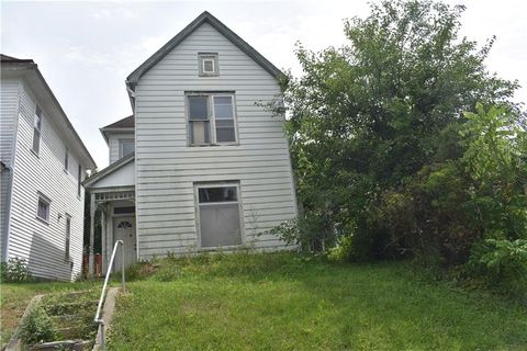 Photo of 2504 Lafayette Street, St Joseph, MO 64507 (MLS # 2633953)