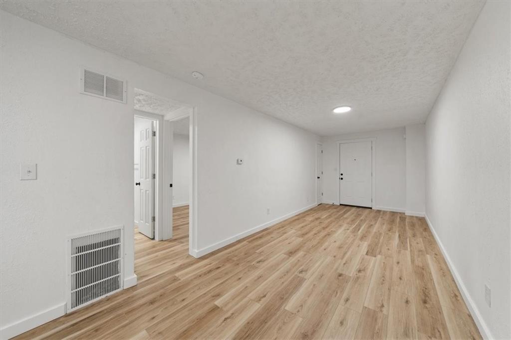 1002 Twin Oaks Terrace