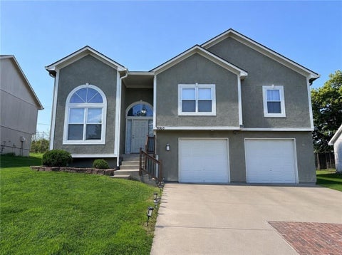 Photo of 9060 E 51st Street, Kansas City, MO 64133 (MLS # 2627062)