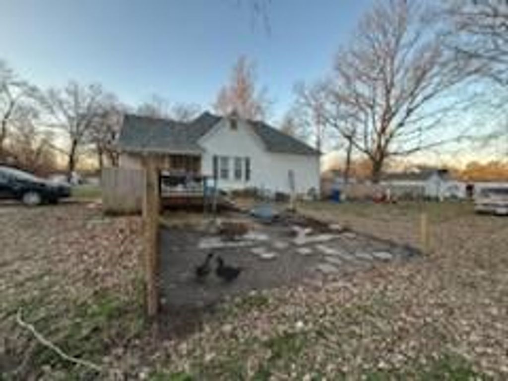 Photo of 1616 S Vermont Avenue, Sedalia, MO 65301 (MLS # 2608201)