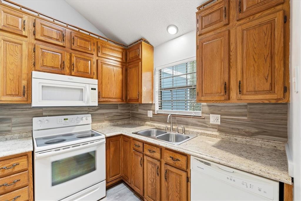 8137 Holmes Road 201