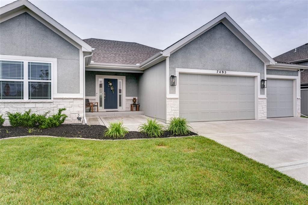 7495 NW Douglas Court