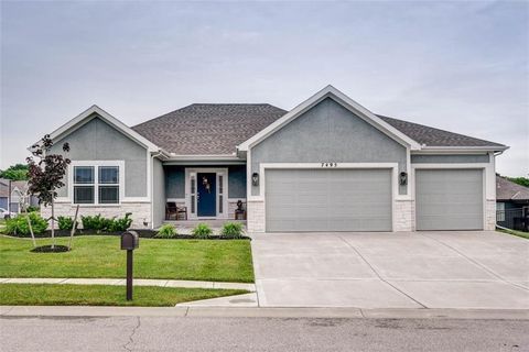 7495 NW Douglas Court Parkville MO 64152