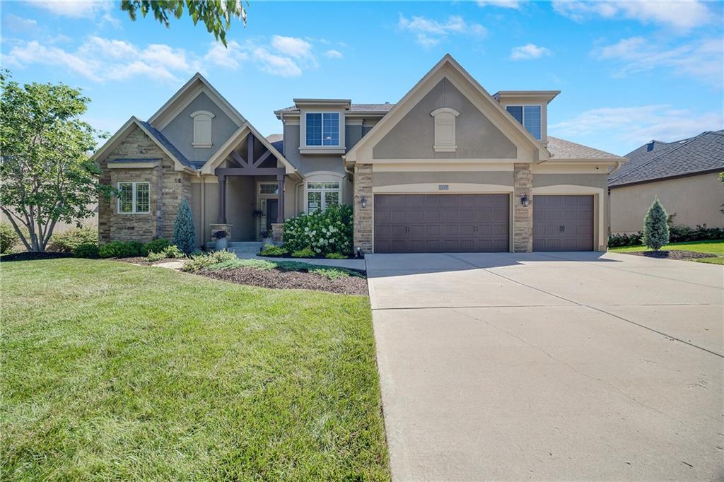 1637 NE Woodland Shores Drive