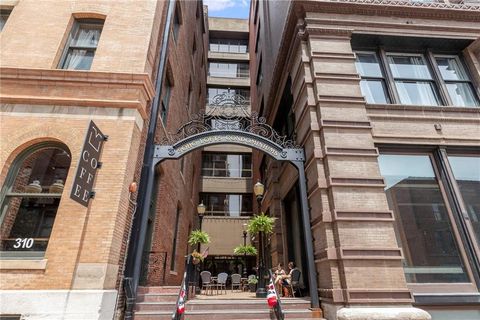 308 W 8th Street 303 Kansas City MO 64105