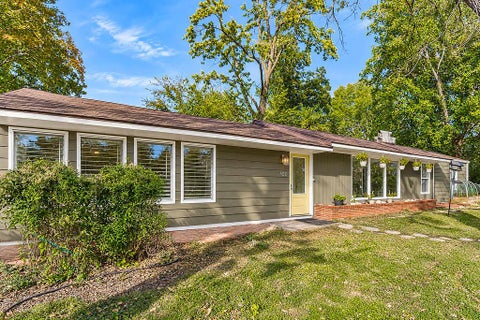 Tiny photo for 622 Walnut Street, Liberty, MO 64068 (MLS # 2648685)