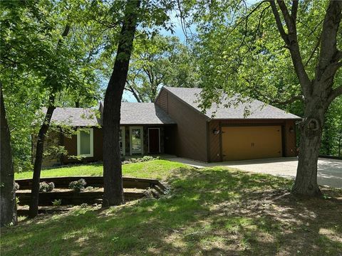 Photo of 1007 S Adams Street, Nevada, MO 64772 (MLS # 2617591)