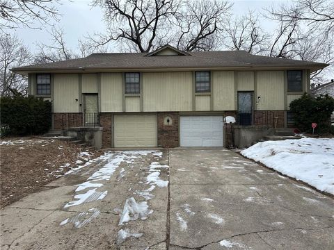 7427 & 7429 Englewood Lane Raytown MO 64133