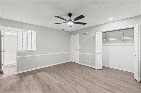 Tiny photo for 403 Kingsley Avenue, Liberty, MO 64068 (MLS # 2630210)
