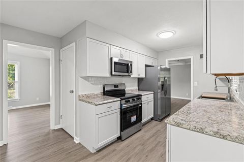 Tiny photo for 403 Kingsley Avenue, Liberty, MO 64068 (MLS # 2630210)