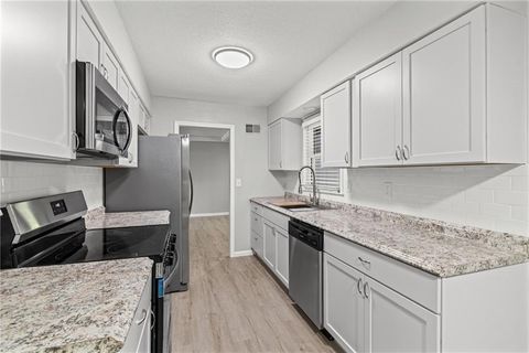 Tiny photo for 403 Kingsley Avenue, Liberty, MO 64068 (MLS # 2630210)