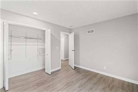 Tiny photo for 403 Kingsley Avenue, Liberty, MO 64068 (MLS # 2630210)