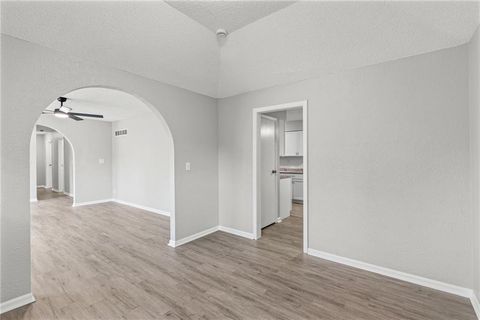 Tiny photo for 403 Kingsley Avenue, Liberty, MO 64068 (MLS # 2630210)