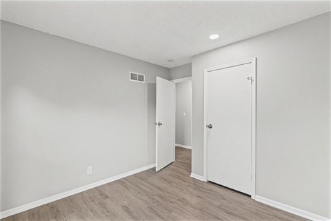 Tiny photo for 403 Kingsley Avenue, Liberty, MO 64068 (MLS # 2630210)