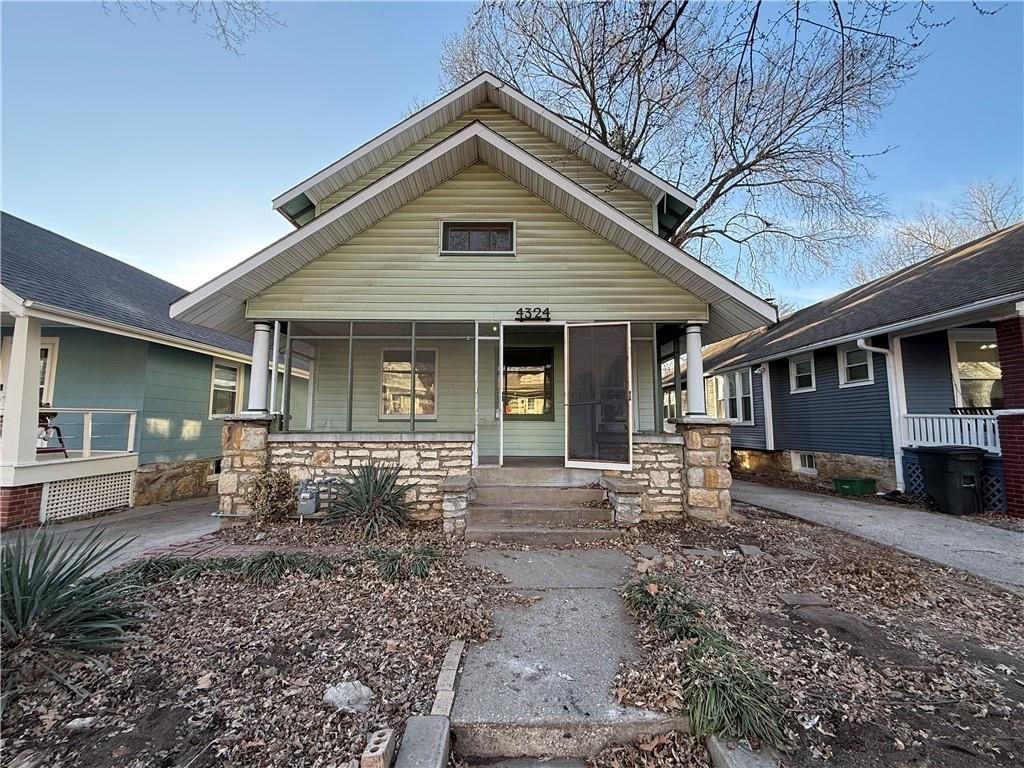 Photo of 4324 Cambridge Street, Kansas City, KS 66103 (MLS # 2607693)