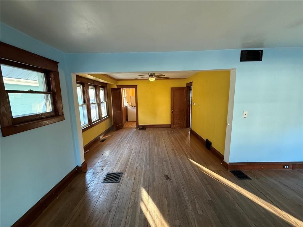 Photo of 4324 Cambridge Street, Kansas City, KS 66103 (MLS # 2607693)