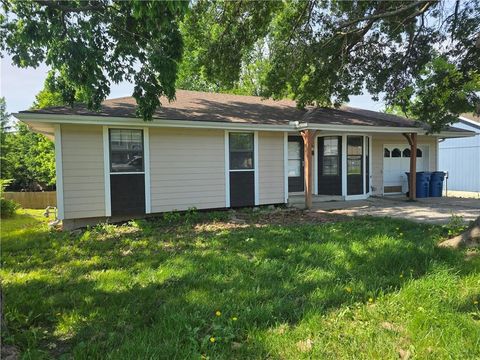 Photo of 326 E Dryden Street, Odessa, MO 64076 (MLS # 2620158)